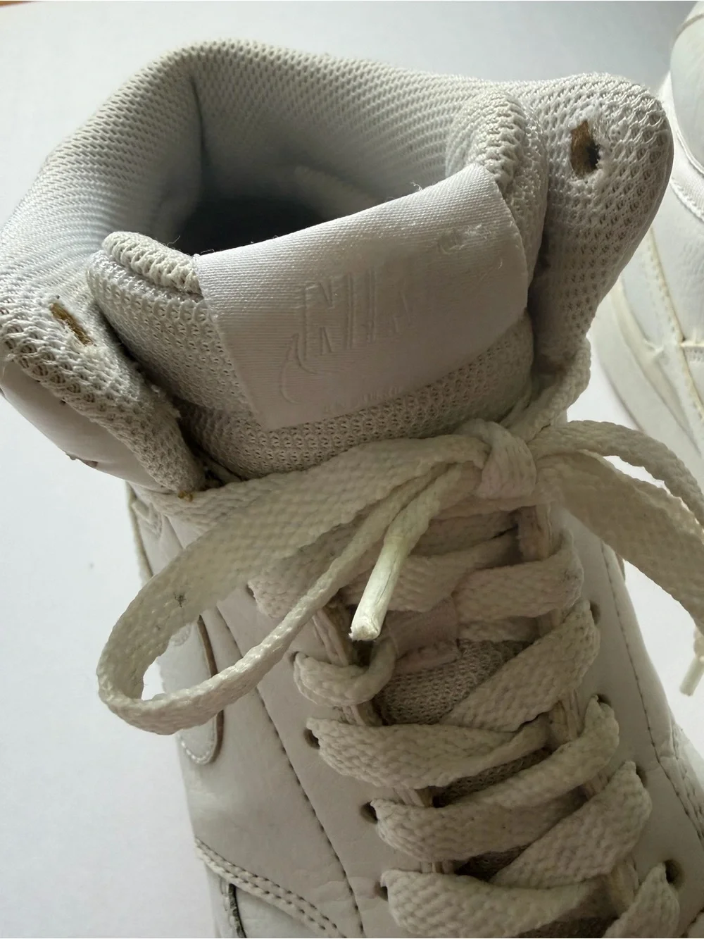 Nike Court Vision Mid in White. Size: 7.5 M